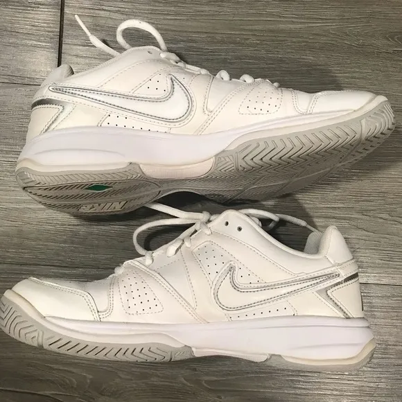 Nike City Court VII White Sneakers size 9.5