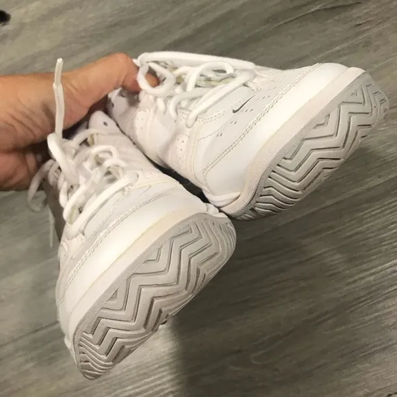 Nike City Court VII White Sneakers size 9.5