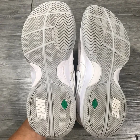 Nike City Court VII White Sneakers size 9.5