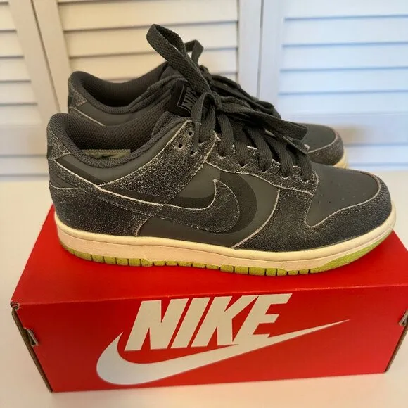 Nike Dunk Low SE (GS) 5 Youth Halloween Sneakers 2022