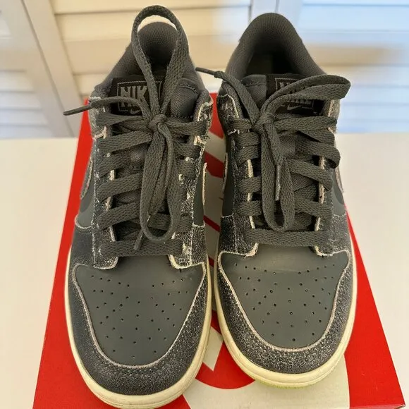 Nike Dunk Low SE (GS) 5 Youth Halloween Sneakers 2022