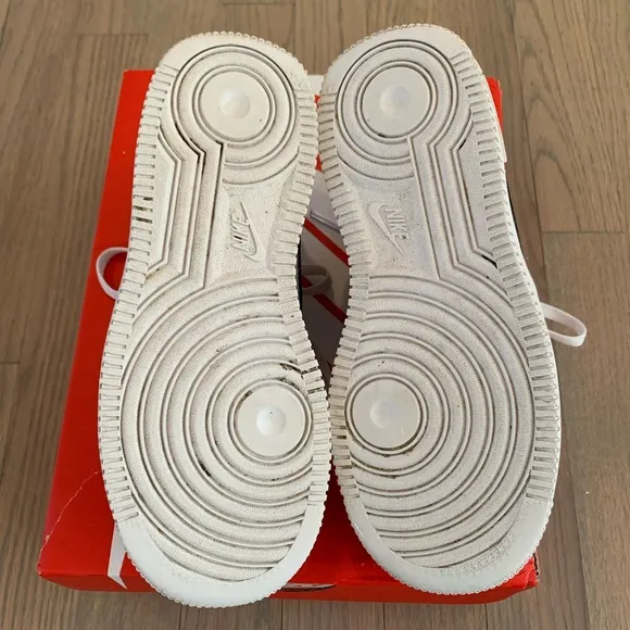 Nike Force 1 Sneakers