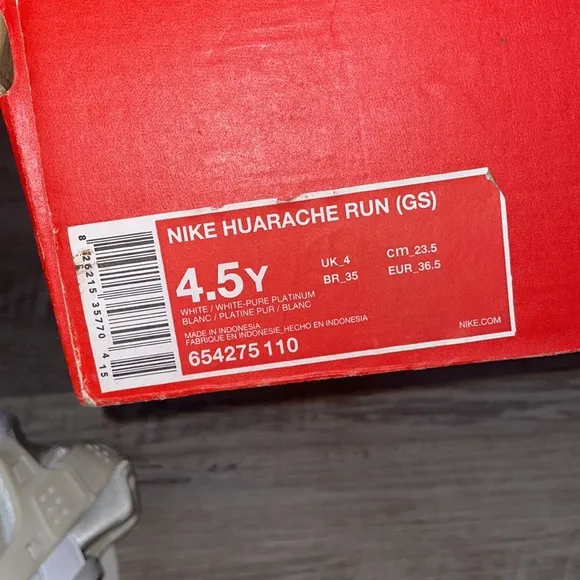 Nike Huarache white sneakers size 4.5 youth