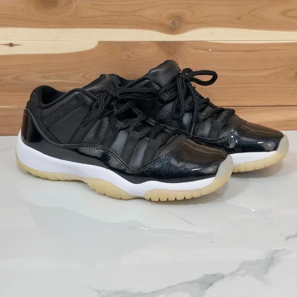 Nike Jordan 11 Retro Low IE Basketball Shoes Black Red Youth Size 7Y/ 8.5 Womens
