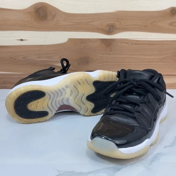 Nike Jordan 11 Retro Low IE Basketball Shoes Black Red Youth Size 7Y/ 8.5 Womens