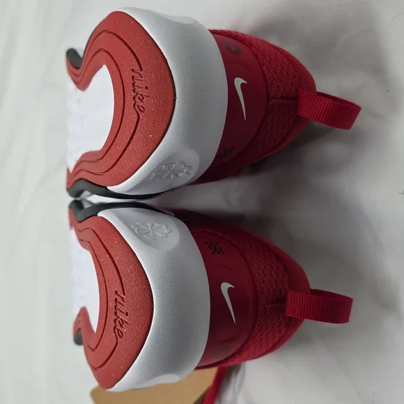 Nike Kids Red Sneakers Style Infinity Flow Young Child 4y Womens 5.5 New In Box