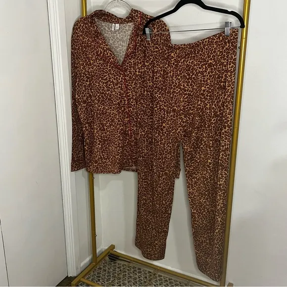 Nordstrom Moonlight Eco Knit Pajamas in Tan Sandstorm Leopard Spots Large NWOT