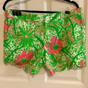 NWOT Lilly Pulitzer Tiger Lilly Buttercup Short 12
