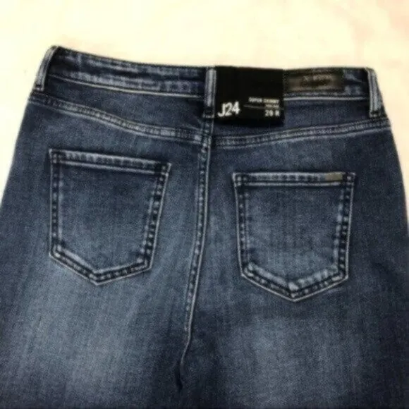 NWT Armani Exchange High Rise Classic Business Casual Everyday Skinny Jeans 29R