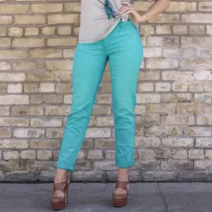 NWT Wrangler High Rise Straight Leg Jeans In Teal Size 27