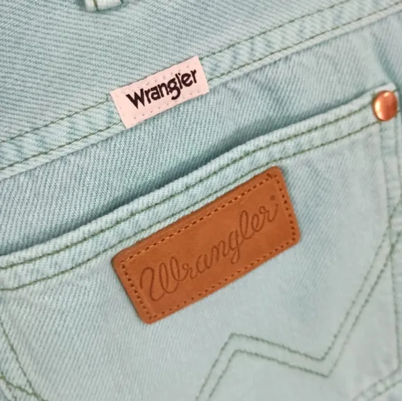 NWT Wrangler High Rise Straight Leg Jeans In Teal Size 27
