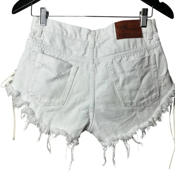 One Teaspoon Brandos White Distressed Denim Button Fly Shorts Size 25