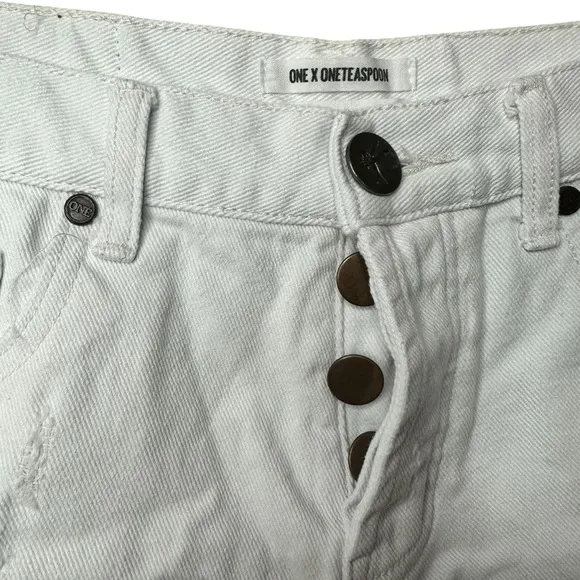 One Teaspoon Brandos White Distressed Denim Button Fly Shorts Size 25