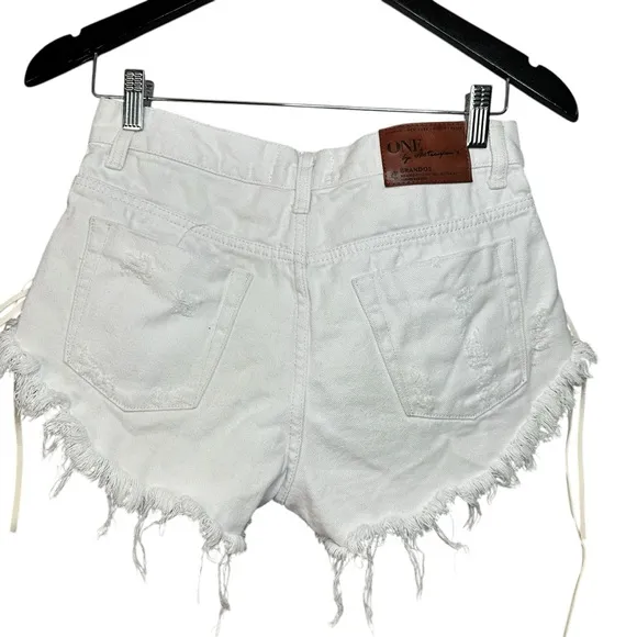 One Teaspoon Brandos White Distressed Denim Button Fly Shorts Size 25