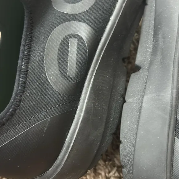 OOFOS Men’s OOMG EEZEE Low Shoe Black Sz 10