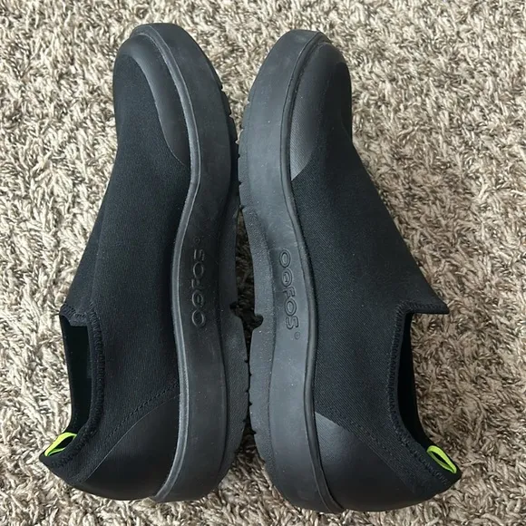 OOFOS Men’s OOMG EEZEE Low Shoe Black Sz 10