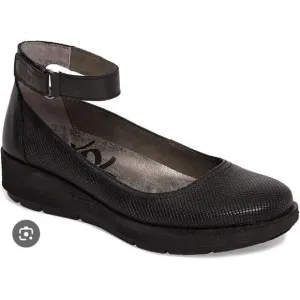 OTBT Scamper Leather Low Wedge Shoes Ankle Strap Size 7 M Black Leather New