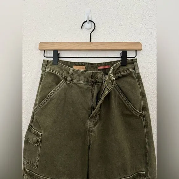 Pilcro Anthropologie Utility Cargo Mid Rise Pocket Jeans in Olive Green Size 25