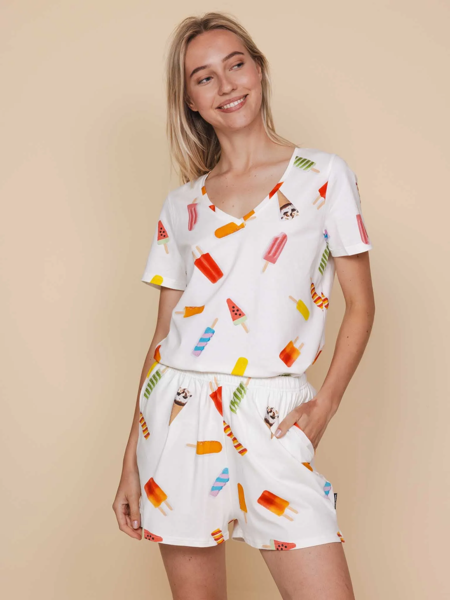 Popsicles V-neck T-shirt en Shorts set Dames