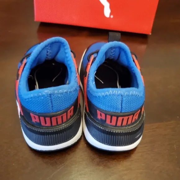Puma toddler size 7 slip ons
