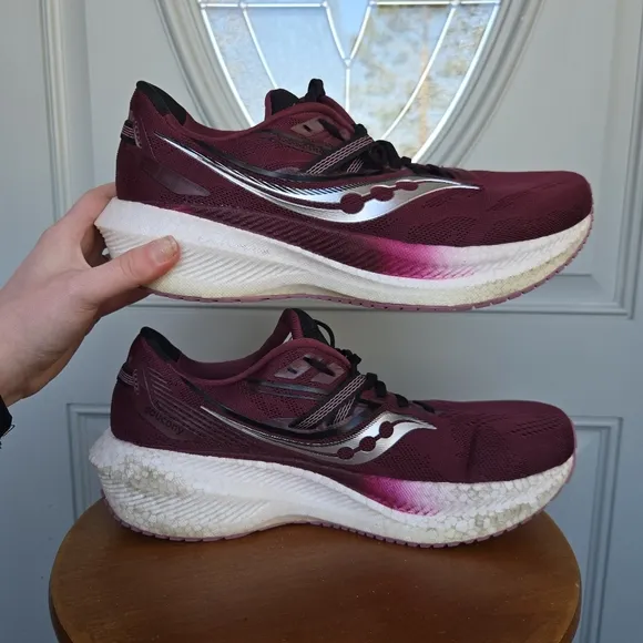 Saucony Triumph 20 Sneakers Maroon