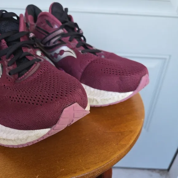 Saucony Triumph 20 Sneakers Maroon