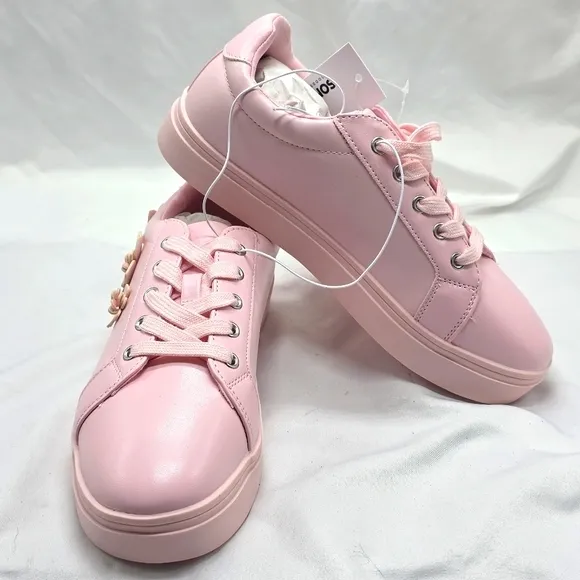 SONOMA GOODS FOR LIFE WOMENS 5 PINK SNEAKERS FAUX LEATHER DAISY FLOWERS CUTE NEW