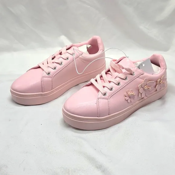 SONOMA GOODS FOR LIFE WOMENS 5 PINK SNEAKERS FAUX LEATHER DAISY FLOWERS CUTE NEW