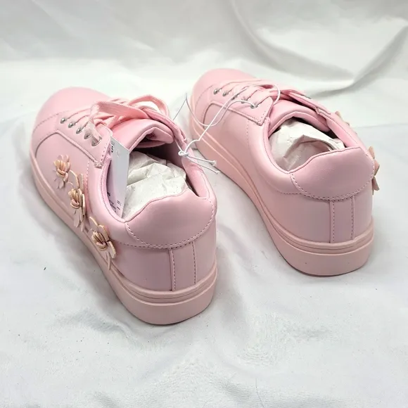 SONOMA GOODS FOR LIFE WOMENS 5 PINK SNEAKERS FAUX LEATHER DAISY FLOWERS CUTE NEW