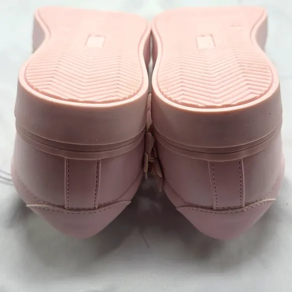 SONOMA GOODS FOR LIFE WOMENS 5 PINK SNEAKERS FAUX LEATHER DAISY FLOWERS CUTE NEW