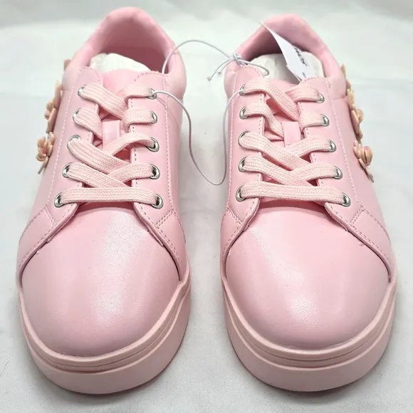 SONOMA GOODS FOR LIFE WOMENS 5 PINK SNEAKERS FAUX LEATHER DAISY FLOWERS CUTE NEW