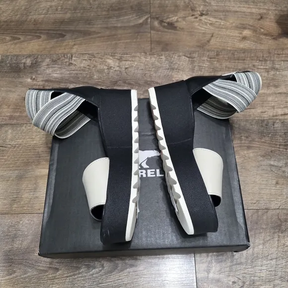 Sorel Women's Black and Cream Sandals size 10