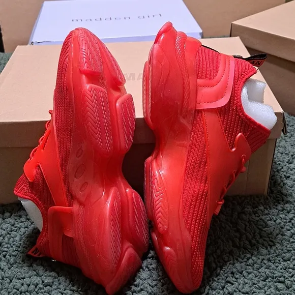 Steve Madden Men Mylo Red Athletic Sneakers Sz. 7 Women's Sz. 9 EUC