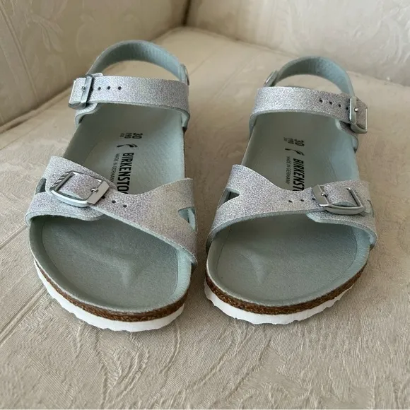 Super cute and comfy Birkenstock Rio kids sandals size 29
