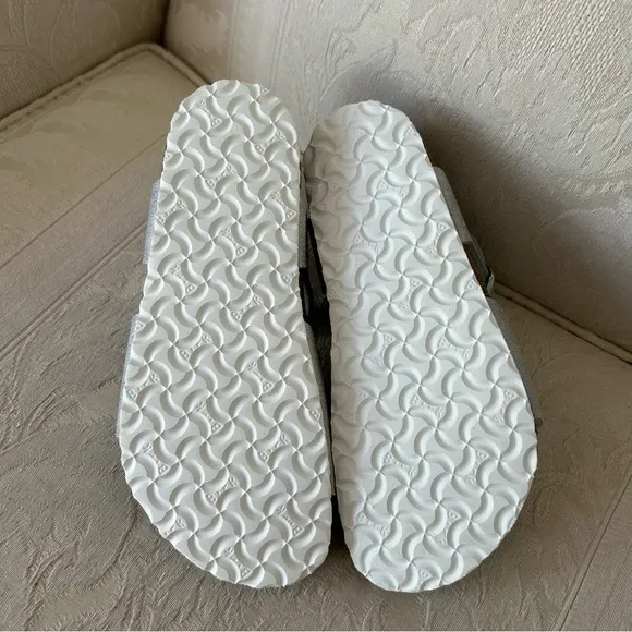 Super cute and comfy Birkenstock Rio kids sandals size 29