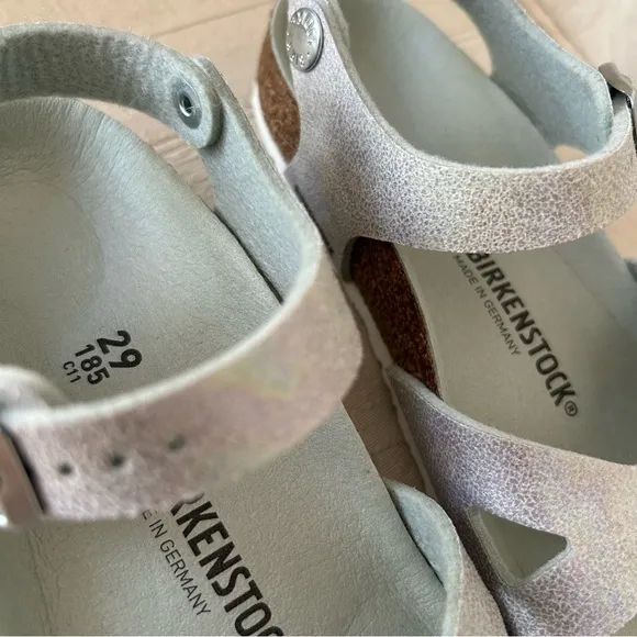 Super cute and comfy Birkenstock Rio kids sandals size 30