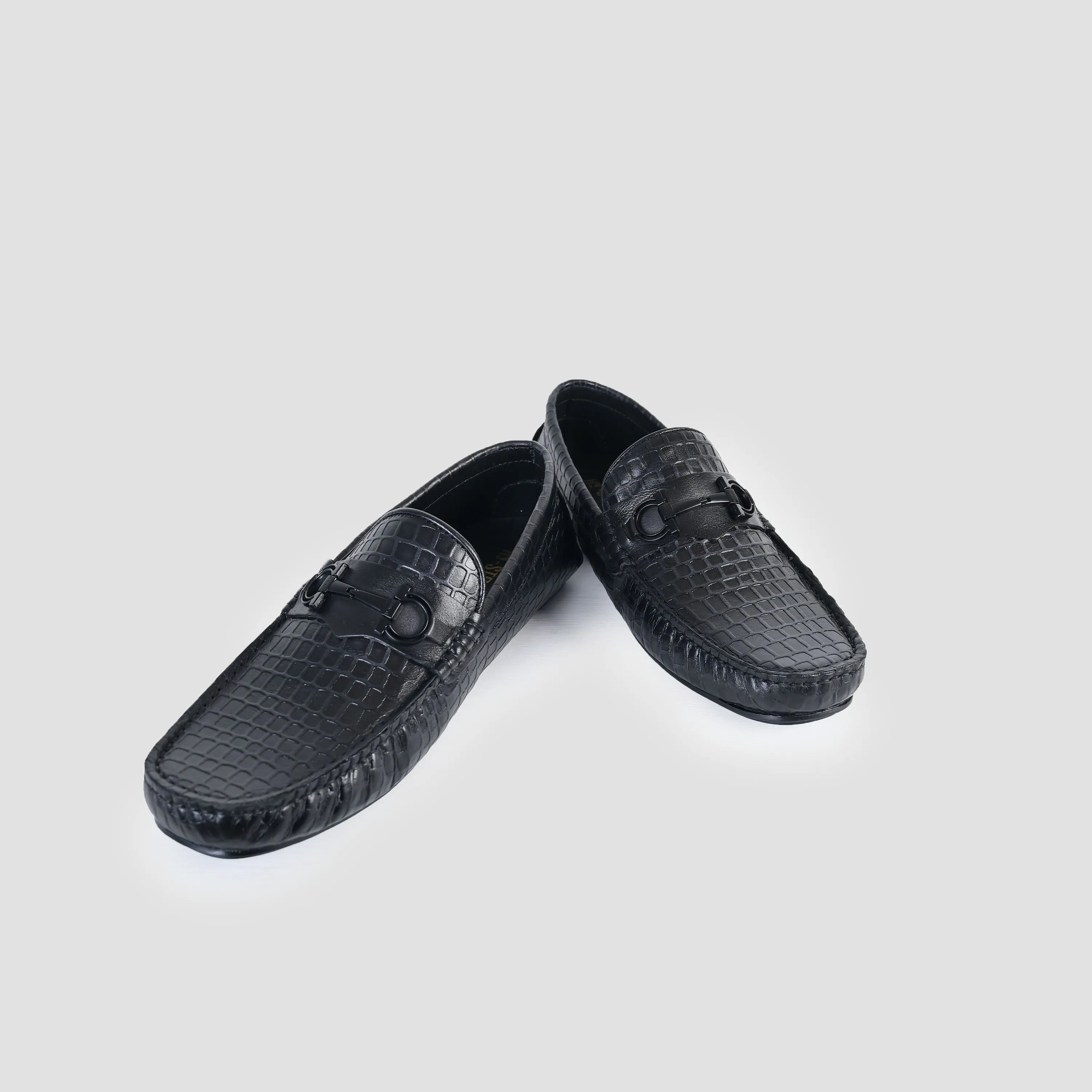 TEXTURED LOFFER WITH BUCKLE