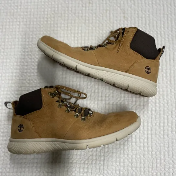 TIMBERLAND Boltero Medium Hiker Wheat Wanderer Nubuck Hoverlite A1R1V Size 10