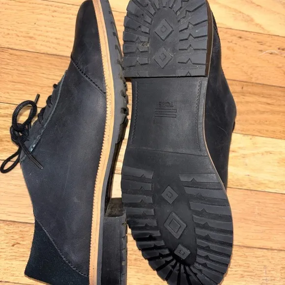 TOMS Women’s 7.5 Ainsley Black Leather and Suede Oxford Flats like NEW
