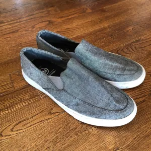 Travis Mathew slip ons