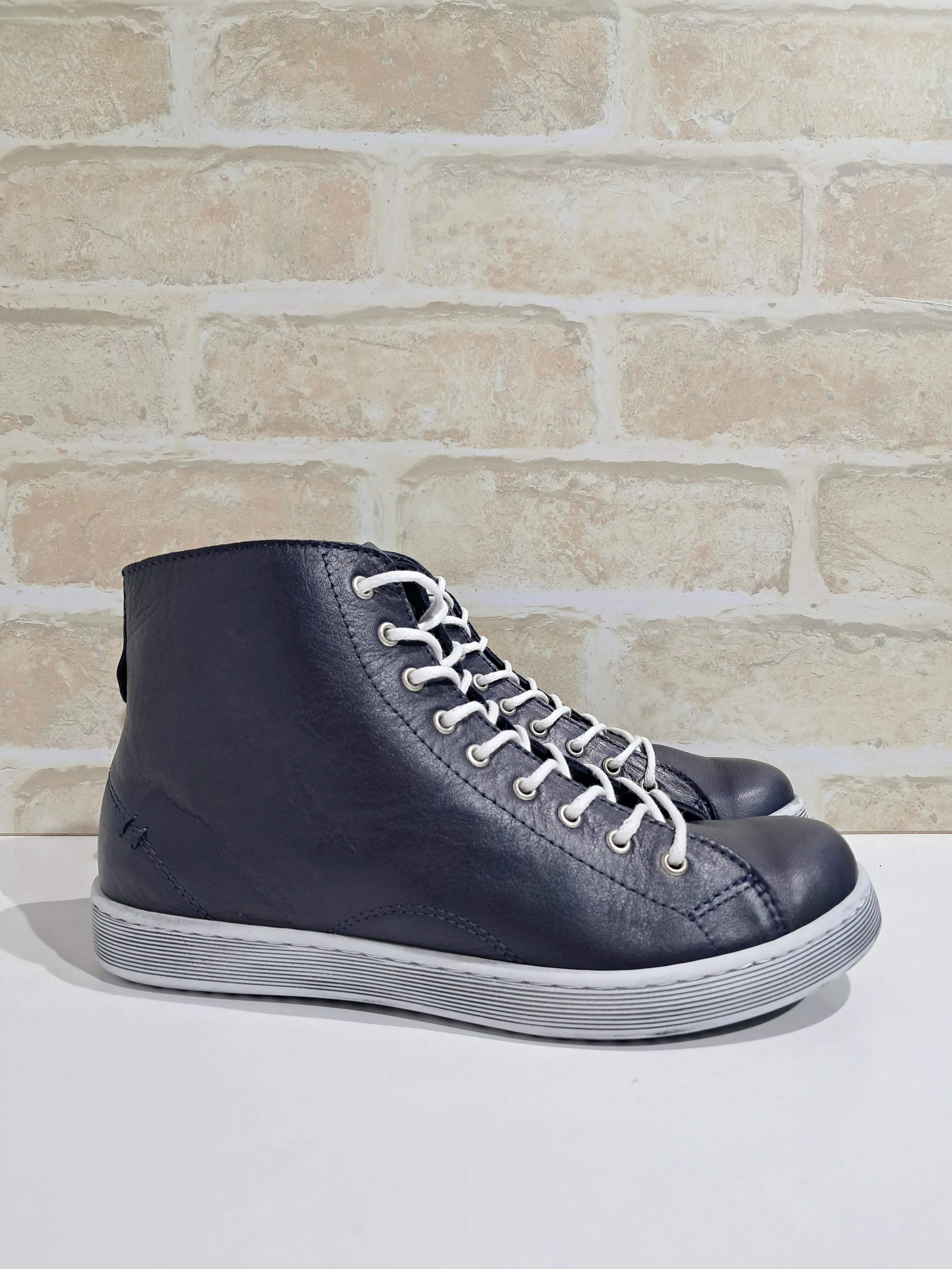 Typo Navy/Silver by Rilassare