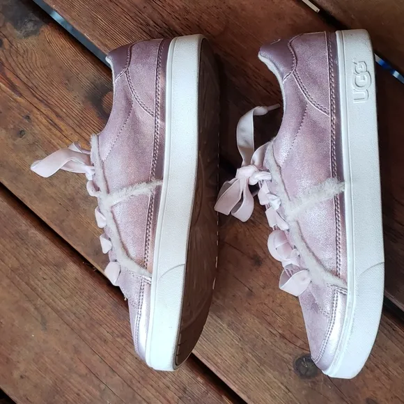UGG Cameo Pink Metallic Faux Leather Alanna Trainer Shoes sz 5 Kid's Sneakers