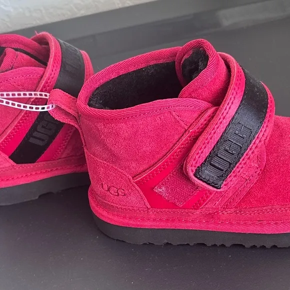 UGG Kids Toddlers Boys Boots Neumel Strap Samba Holidays Red  Suede Size 11