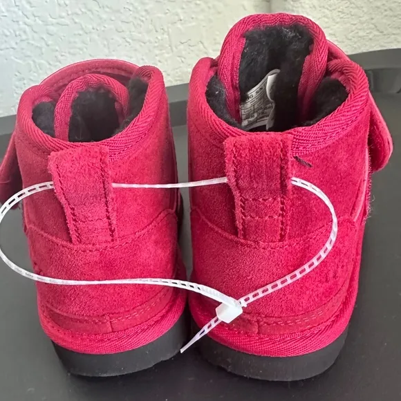 UGG Kids Toddlers Boys Boots Neumel Strap Samba Holidays Red  Suede Size 11