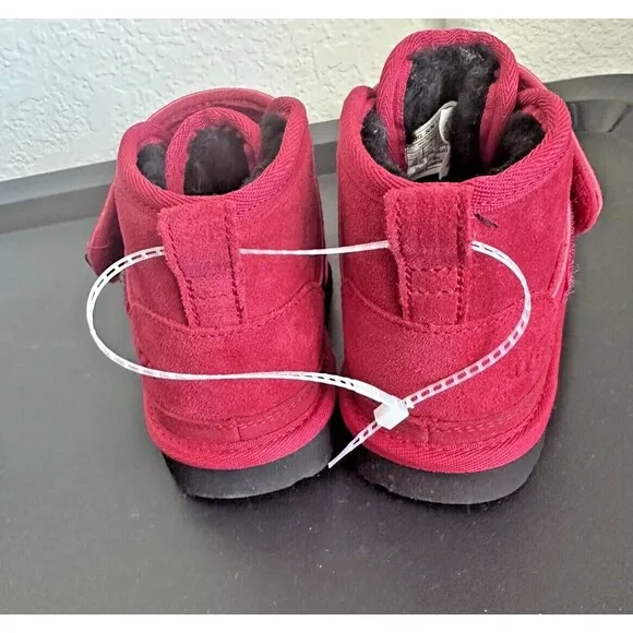 UGG Kids Toddlers Boys Boots Neumel Strap Samba Holidays Red  Suede Size 11