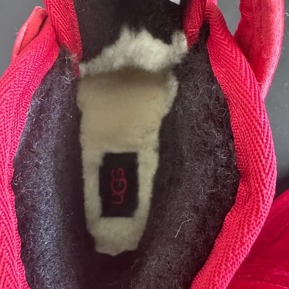 UGG Kids Toddlers Boys Boots Neumel Strap Samba Holidays Red  Suede Size 11