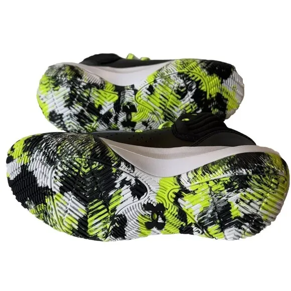 Under Armour Youth Size 6.5Y Jet  21 Black/White/Lime Surge 3024794-009 Shoes