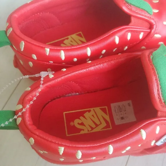 VANS NEW kids Classic Slip-on Berry Shoes