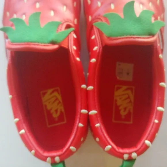 VANS NEW kids Classic Slip-on Berry Shoes