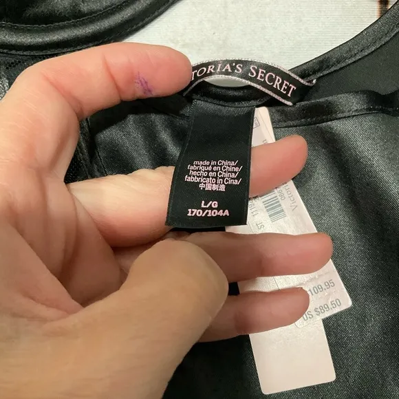VICTORIAS SECRET QUARTER CUP SLIP WITH GARTERS